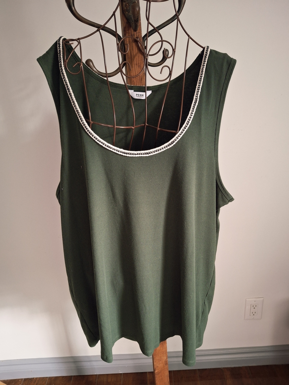 Penningtons NWOT Olive Green Ribbed Tank with Decorative Trim  Ladies 4x